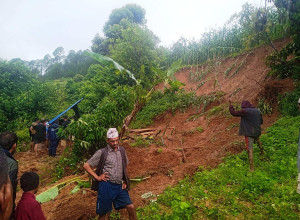 भूकम्प पीडितको अस्थायी टहरोमा पहिरो खस्दा एकै परिवारका तीन जनाको मृत्यु