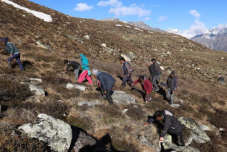 यार्सागुम्बा टिप्न गएका दुईजनाको लेक लागेर मृत्यु, एक सिकिस्त