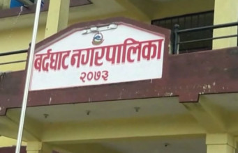 बर्दघाट नगरपालिकाले अतिविपन्न विद्यार्थीलाई चिकित्साशास्त्र  अध्ययन गर्न छात्रवृत्ति दिने